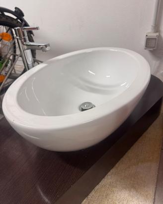 Lavabo ovale  in ceramica