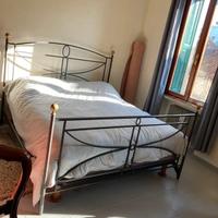 Letto matrimoniale in ferro battuto