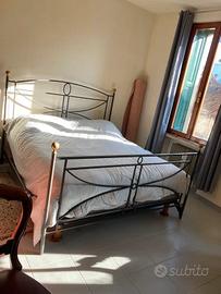 Letto matrimoniale in ferro battuto