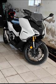 Honda Forza 750