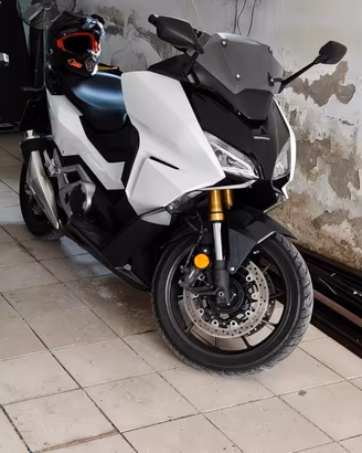Honda Forza 750