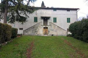 Villa di 1585 m² con più di 5 locali e box auto do