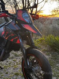 KTM 690 Motard 2008   21.900 km