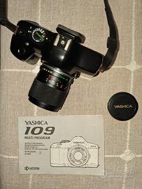 macchina fotografica YASHICA con accessori
