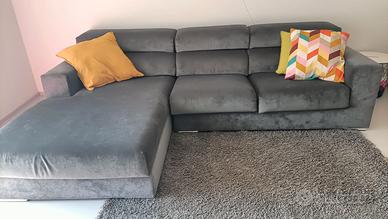 Divano con chaise longue