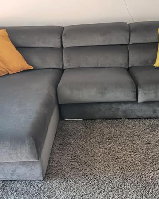 Divano con chaise longue