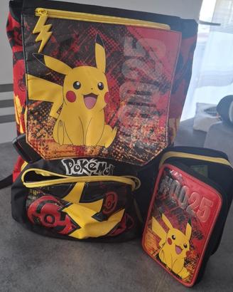 zaino e astuccio pokemon