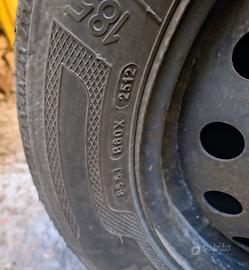 4 cerchi con gomme invernali 185 60 15 yaris