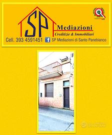 Singola con cortile e terrazzo