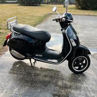 Piaggio Vespa 300 GTS - 2013