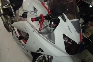 Honda CBR 929 (900rr fireblade sc44) 2001