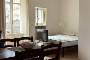 Monolocale arredato- 300/+spese