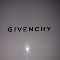 GIVENCHY num.39