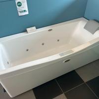 Vasca rivela jacuzzi