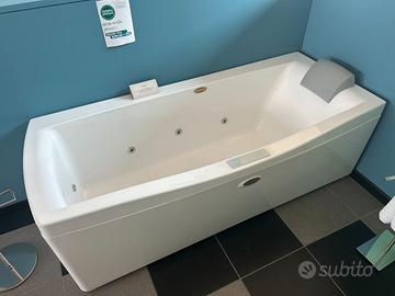 Vasca rivela jacuzzi