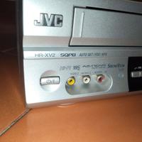 Videoregistratore VHS con lettore DVD JVC
