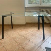 Tavolo in vetro