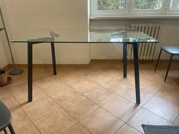 Tavolo in vetro