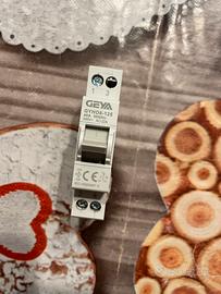 Switch Geya tre posizioni interbloccato