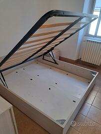 Letto contenitore piu cassettiera e commodini