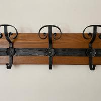 Appendiabiti in legno e ferro