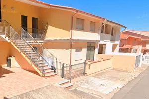 Appartamento con ampia veranda vista mare