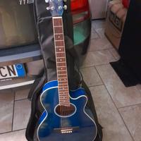 Chitarra acustica amplificata Folk