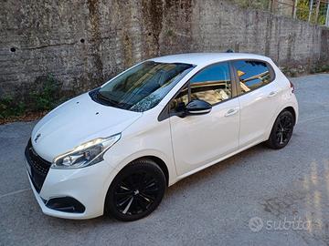 Peugeot 208 1.6 hdi