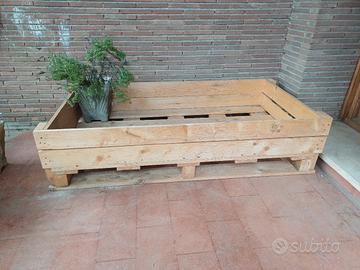 Struttura in legno - Cuccia per cani o fioriera 