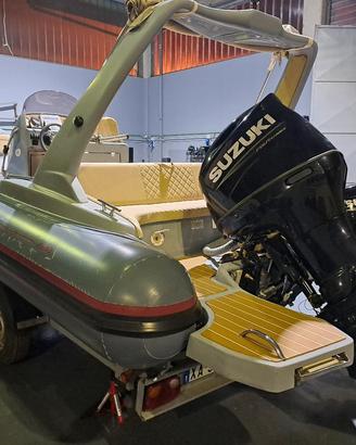 Gommone Mik700 + Suzuki 200 + Suzuki 20 + Carrello