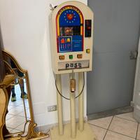 vecchhio distributorino di giochi