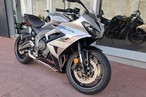 Triumph Daytona 660