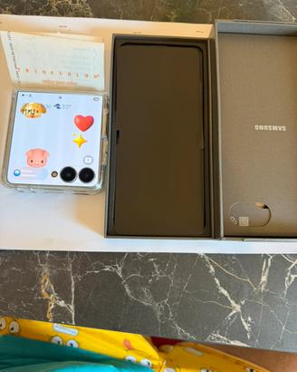 Samsung z flip 8 256gb cream