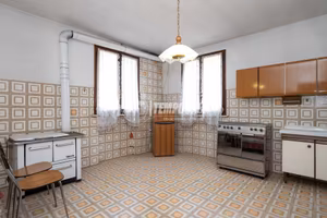 CASA INDIPENDENTE CON AMPIO GIARDINO A CARPINETI