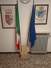 PORTABANDIERA IN PIETRA