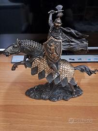 statua cavaliere in bronzo