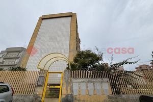 Box/Posto auto Bari [Box Perosi25VRG]