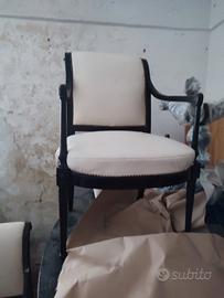 poltroncina in legno e tappezzate in simil pelle 