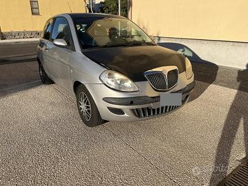 lancia Y