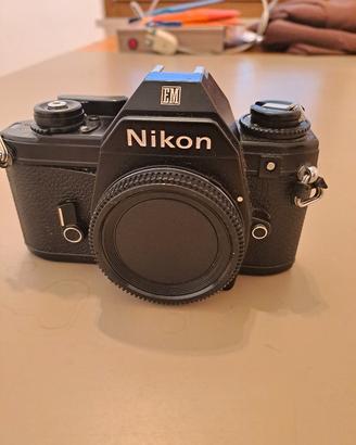Nikon EM