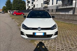 VOLKSWAGEN GOLF GTD 7.5