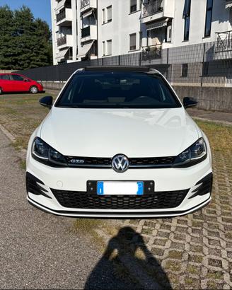 VOLKSWAGEN GOLF GTD 7.5