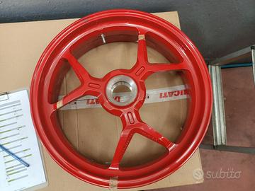 Cerchio Ruota Posteriore Rosso Per Supersport 939