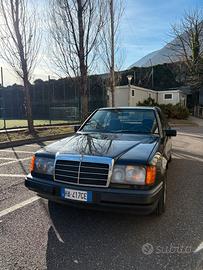 Mercedes-Benz 200E 1989