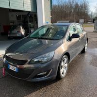 Opel astra j