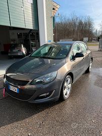 Opel astra j