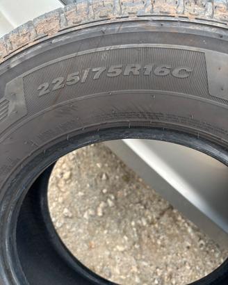 pneumatici NEXEN 225/75/16C estivi