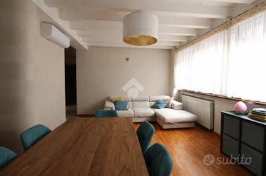 4 LOCALI A ROMANO DI LOMBARDIA