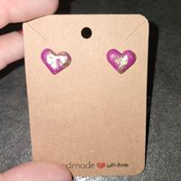 Oggetti e orecchini fatti a mano