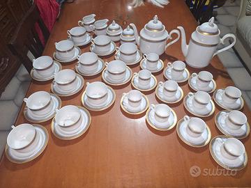 Set di tazzine da caffè e tazze di the.